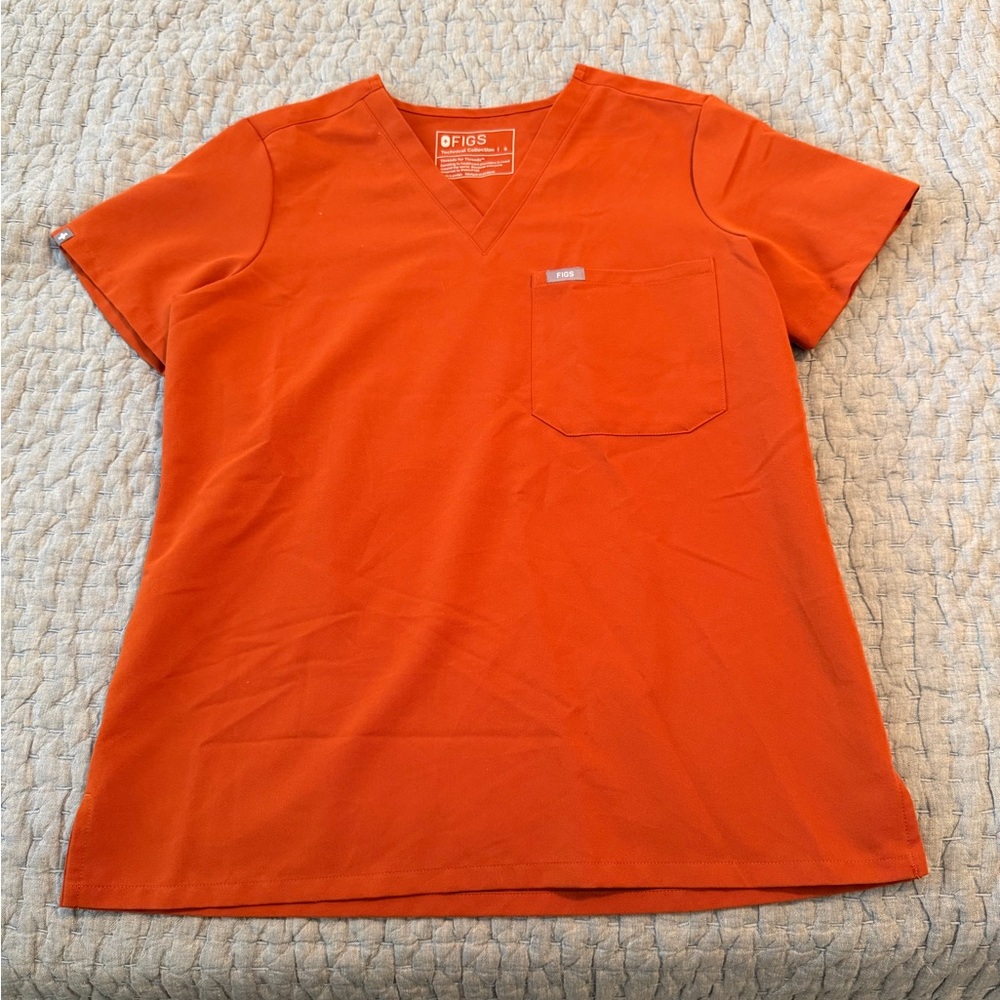 Figs Auburn V-neck Scrub Top and Joggers
